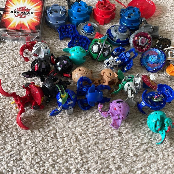 Bakugan & Beyblade Set - Picture 4 of 4
